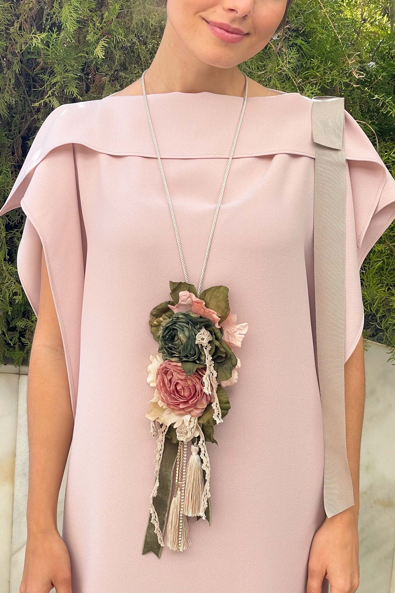 Collar flor vintage rosa/verde
